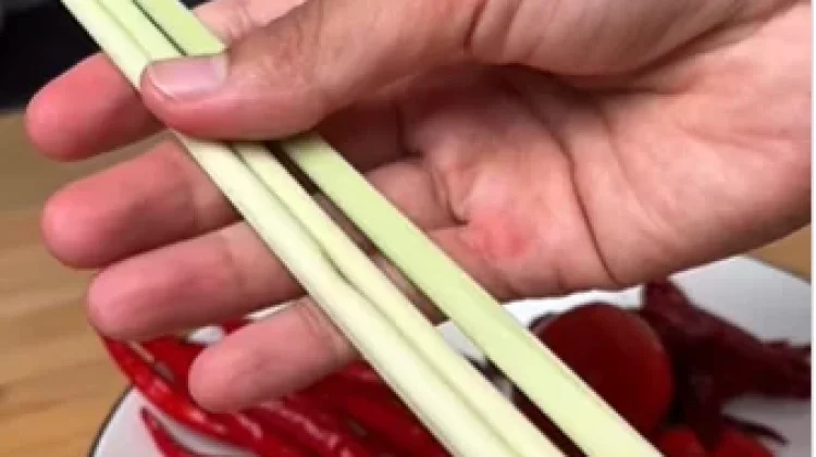 Mengolah Tanaman Serai Menjadi Sambel Khas Bakam