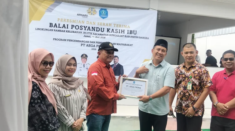 Bantuan RTLH-Posyandu Diserahkan di Jelitik