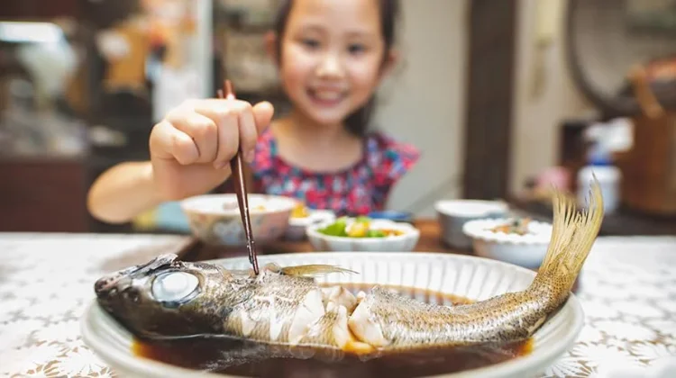 Pemkab Bangka Barat Laksanakan Gerakan Makan Ikan sejak Dini