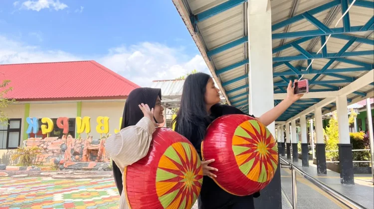 Kreativitas Tanpa Batas,Loan Diwanty Bersinar Lewat Vlog