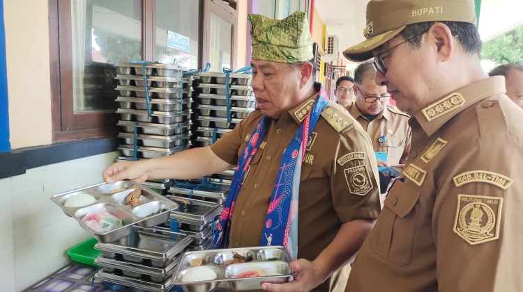 Gubernur Babel Soroti Menu MBG di SMA Negeri 1 Damar