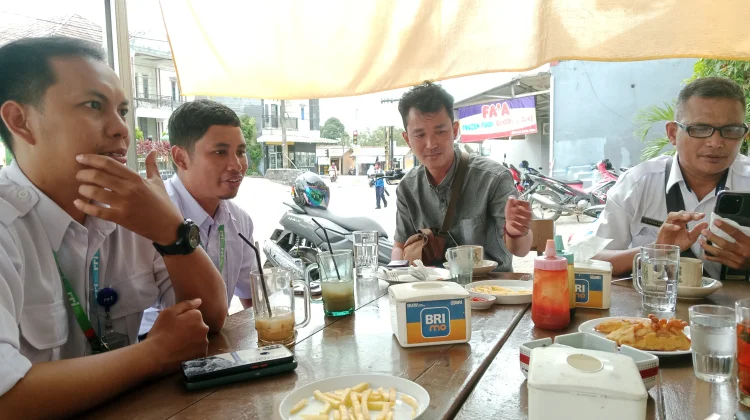 Warung Kopi Jadi Ruang Koordinasi dan Silaturahmi Pekerja