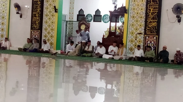 Peringatan 1 Muharram di Kenango, Nganggung di Masjid