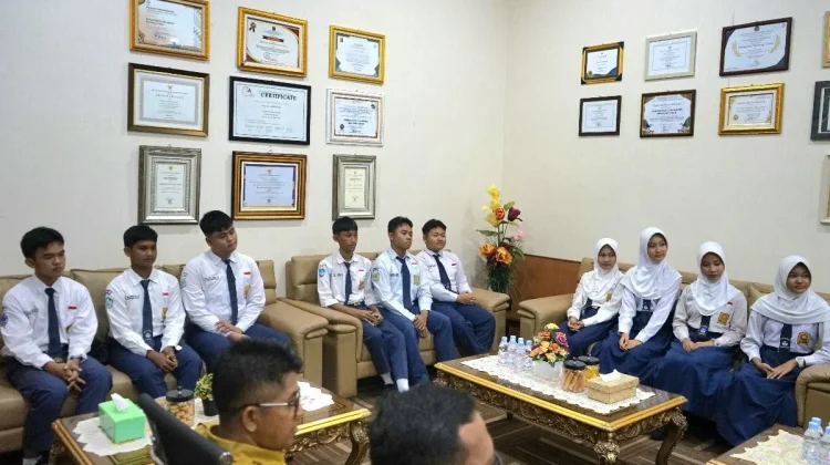10 Siswa Lolos SMA Unggul Garuda Temui Bupati Beltim