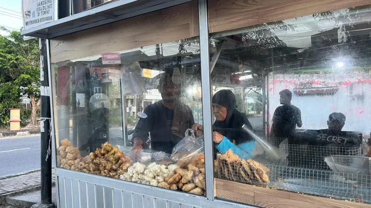 Gorengan Bandung Larsono, Cita Rasa Otentik Khas Jawa Barat