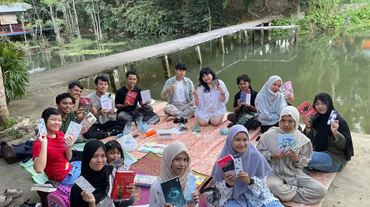 Anak Muda Butuh Dukungan Salurkan Hobi Baca Buku
