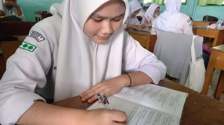 Menulis Sarana Kreativitas dan Sembuhkan Luka Emosional