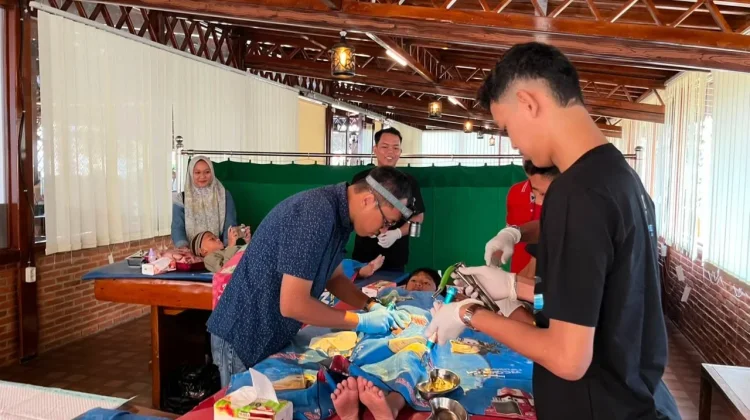 Sebanyak 51 anak"Sunat Massal" di Cupat