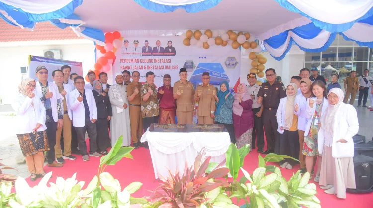 Bupati Markus Resmikan Instalasi Rawat Jalan & Dialisis RSUD Sejiran Setason