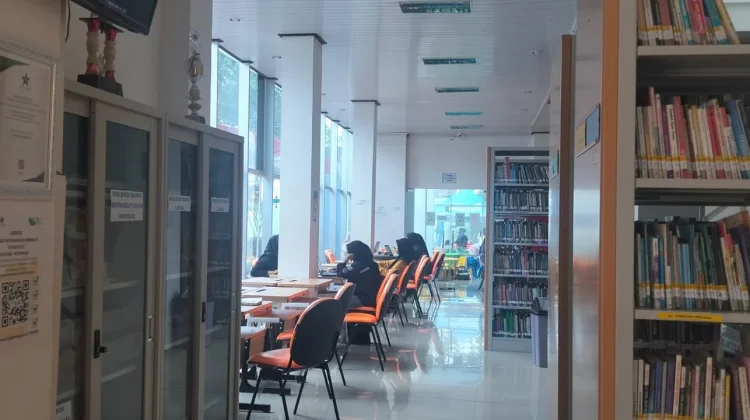 Siswa SMAN 1 Mentok Wajib Baca 10 Buku Setahun
