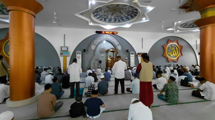 Jamaah Diajak Terapkan Nilai Syariah dalam Aktivitas Ekonomi