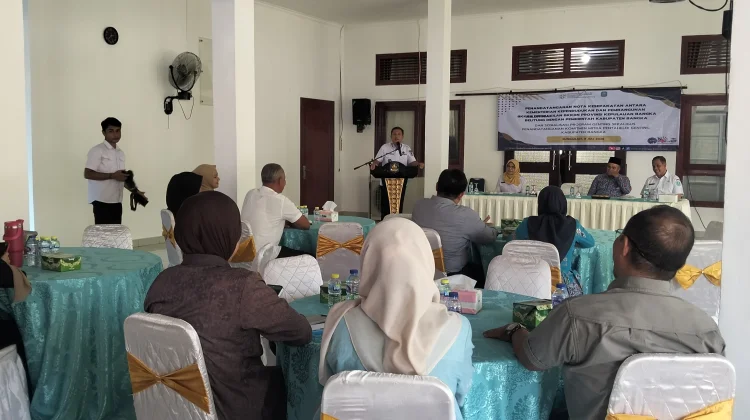 BKKBN Inisiasi Gerakan Ayah Mengantar Anak di Hari Pertama Sekolah