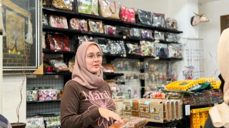 Dua Kunjungan, Satu Misi: Noni Hidayat Upayakan Kriya Babel Naik Kelas