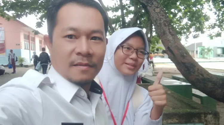 Masyarakat Apresiasi Gerakan Ayah Antar Anak di Hari Pertama Sekolah