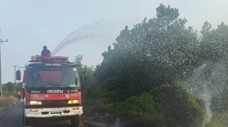 Damkar Bangka Tangani 2 Kejadian Kebakaran Kawasan Lintas Timur