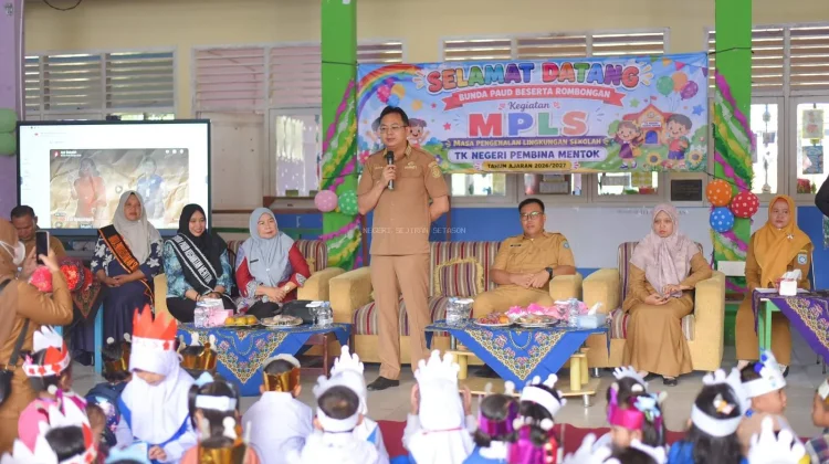 Bupati Bangka Barat dan Bunda PAUD Monitoring MPLS Ramah di TK Pembina Mentok
