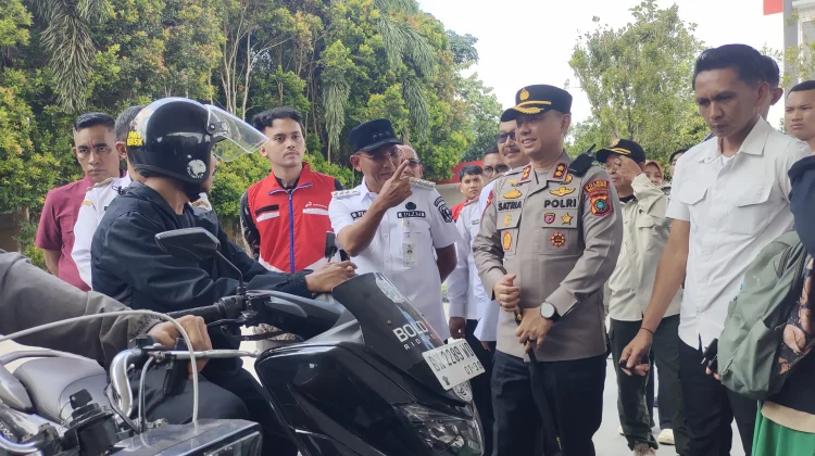Bupati Belitung Telusuri Penyebab Antrean BBM di SPBU