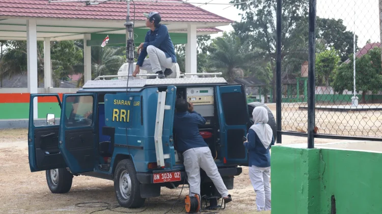 Teknik Siaran RRI Siap Kawal Dialog Luar Studio di Pondok Pesantren Islamic Center