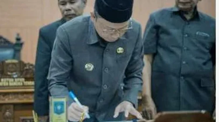 APBD Bateng 2025 Disahkan, DPRD Tekankan Efisiensi Anggaran