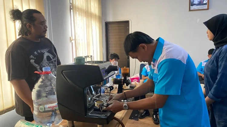 Pelatihan Barista di Pangkalpinang Bekali Peserta Skill Saji Kopi dan Pelayanan