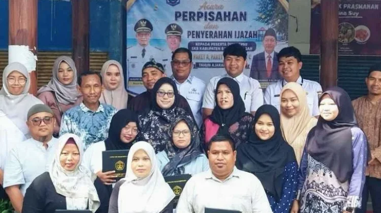 129 Peserta Didik SPNF SKB Bateng Terima Ijasah