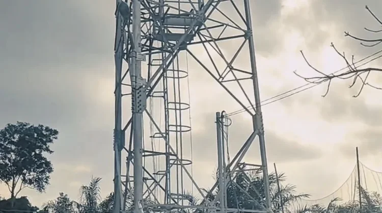 Tower Telkomsel Beroperasi, Warga Desa Nadung Kini Lancar Berselancar di Internet