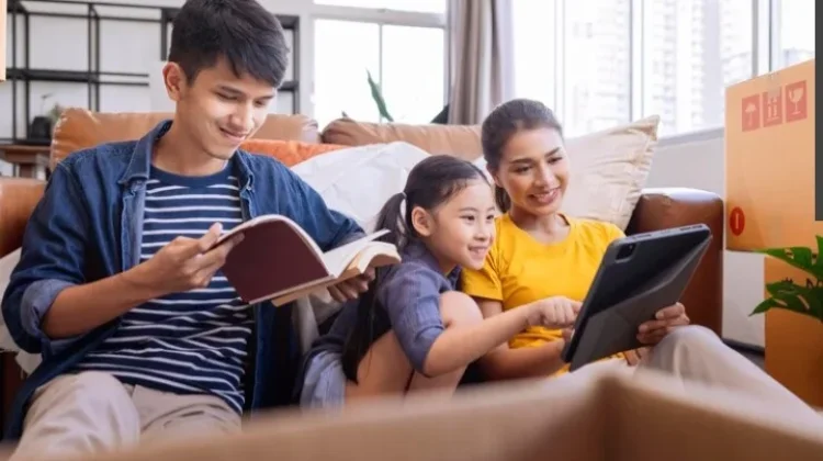 Libur Akhir Pekan Dimanfaatkan untuk Bersantai di Rumah