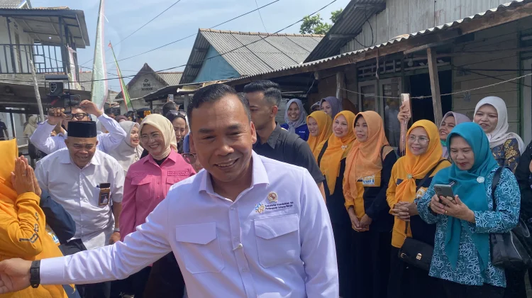 Menteri Wihaji Tinjau Keluarga Berisiko Stunting di Bangka Belitung