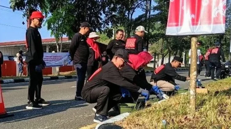 Pemkab Bateng - BPJN Percantik Jalan Pulau Pelepas Pangkalanbaru