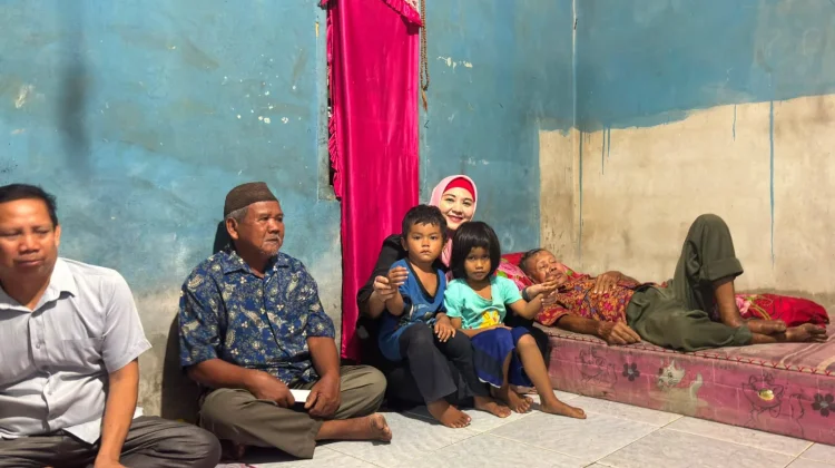 Syamsuri Bersyukur Terima Bantuan Pengobatan dari Wabup Debby & Baznas