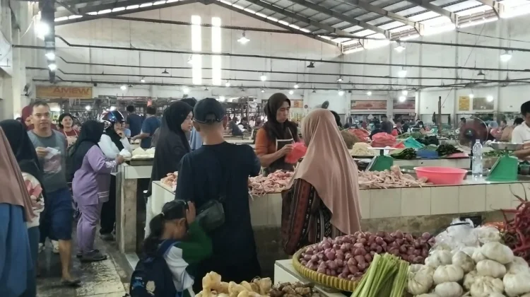 Pasokan Berkurang sebabkan Harga Daging Ayam Naik