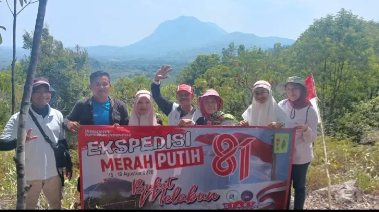Ekspedisi Merah Putih: 2 Jam Menaklukkan Bukit Melabun demi Konservasi