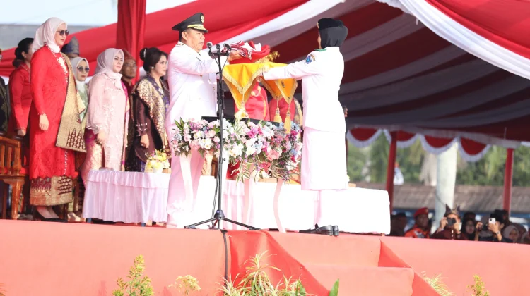 Anak Buruh Tani Jadi Pembawa Baki Bendera Upacara HUT RI di Babel