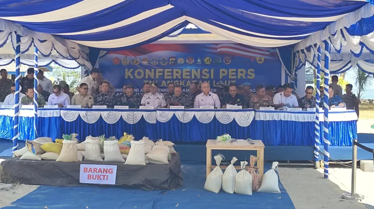 TNI AL Amankan 75,7 Ton Pasir Timah Ilegal di Babel