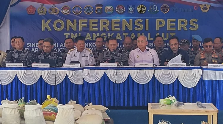 Kemenko Polkam RI Apresiasi Kinerja TNI AL Gagalkan Penyeludupan 75,7 Ton Timah