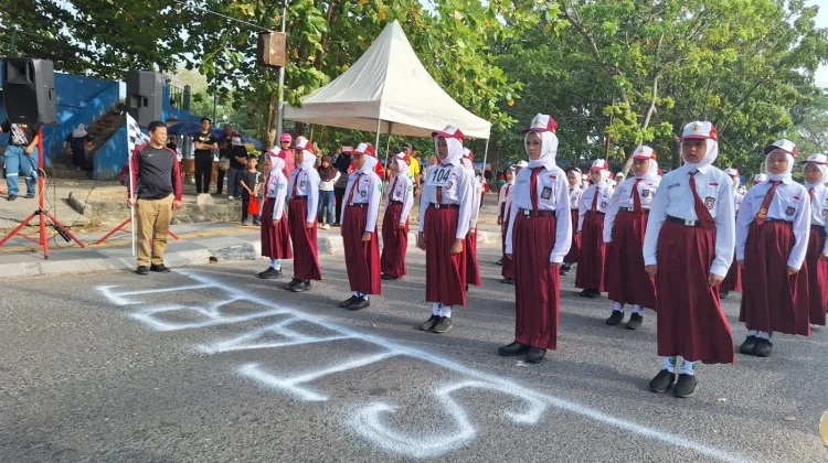 20 Nakes Layani Peserta Pawai di Sungailiat