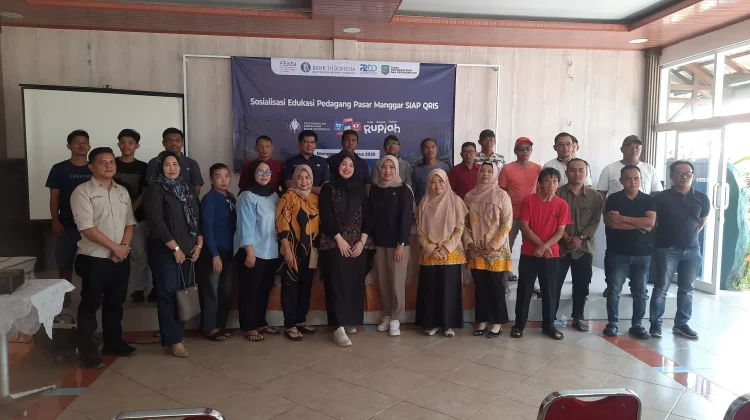Pasar Lipat Kajang Manggar Mulai Beradaptasi dengan Transaksi Digital QRIS