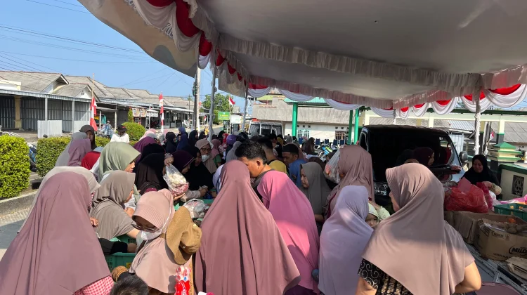 Beras 2 Ton Ludes, Warga Tuatunu Serbu Gerakan Pangan Murah jelang Maulid