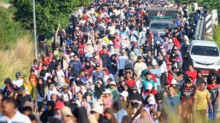 Jalan Sehat HUT ke-272 Koba, Diikuti Ribuan Warga