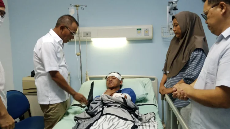 Bupati Belitung Pastikan Personel Damkar Dapat Perawat Maksimal