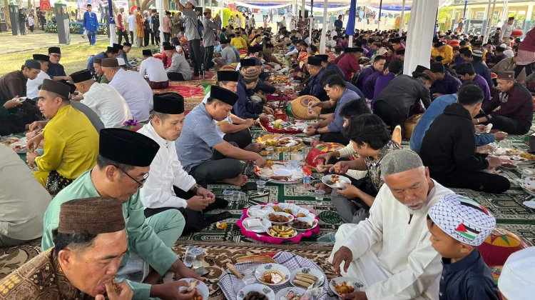 Nganggung di Tuatunu, Tradisi Kebersamaan yang Terus Dilestarikan