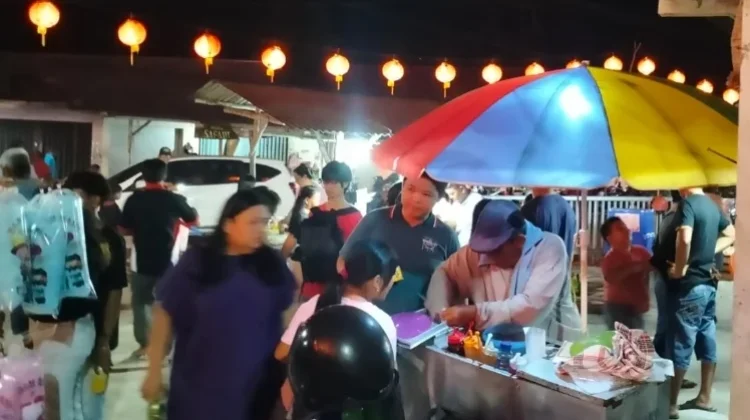 Perayaan Chit Ngiat Pan membuka Peluang Rezeki bagi Pedagang Siomay