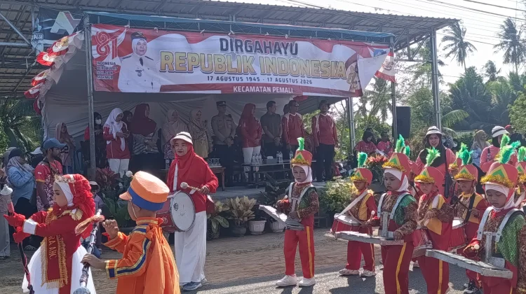 Warga Pemali Meriahkan Pawai HUT Kemerdekaan RI