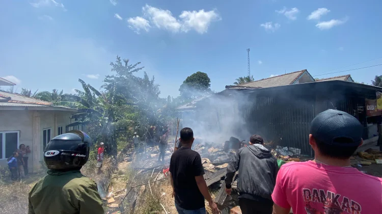 Gara-gara Bakar Sampah, Toko Kelontong di Desa Jurung Terbakar