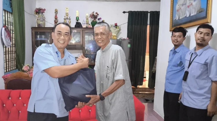 Pegawai RRI Sungailiat Anjangsana ke Kediaman Pensiunan