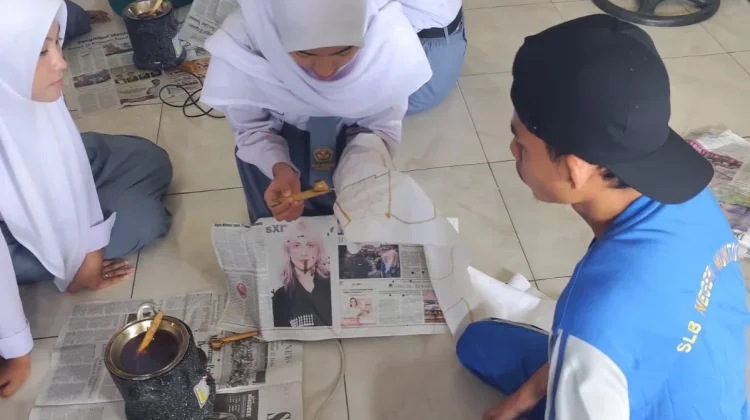 Cara Fifi Tumbuhkan Percaya Diri Afif yang Tunarungu
