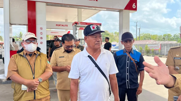 SPBU Padang Beltim Bagi Waktu Isi BBM, Warga: Cukup Membantu, Antrean Gak Numpuk