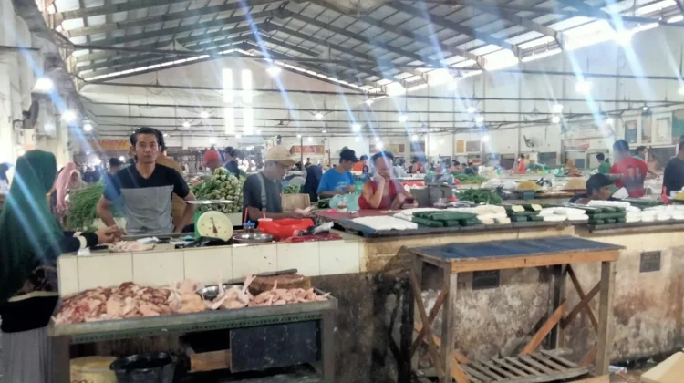 Harga Ayam di Sungailiat Bangka Tembus Rp55 Ribu