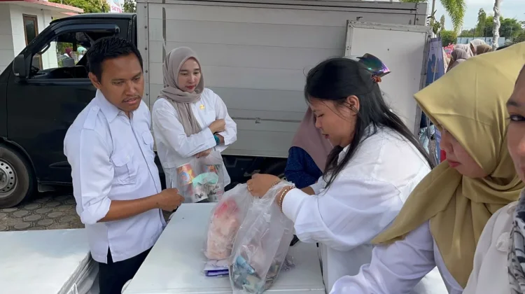 7 Ton Ayam Beku dari Bekasi Dijual Rp39 Ribu/kg di Pasar Murah Beltim