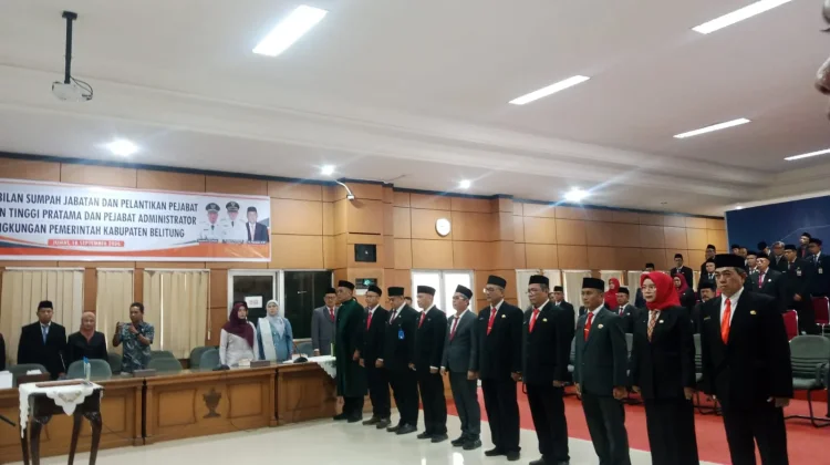 Bupati Belitung Lantik 10 Pejabat, Dorong Percepatan Kinerja Birokrasi